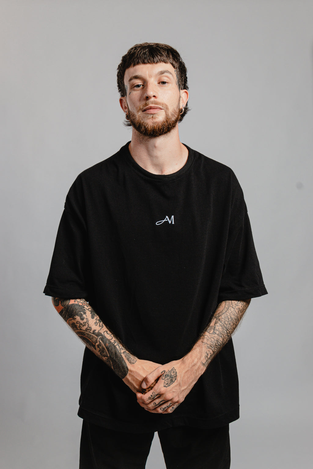 T-SHIRT NOIR LOGO BLANC