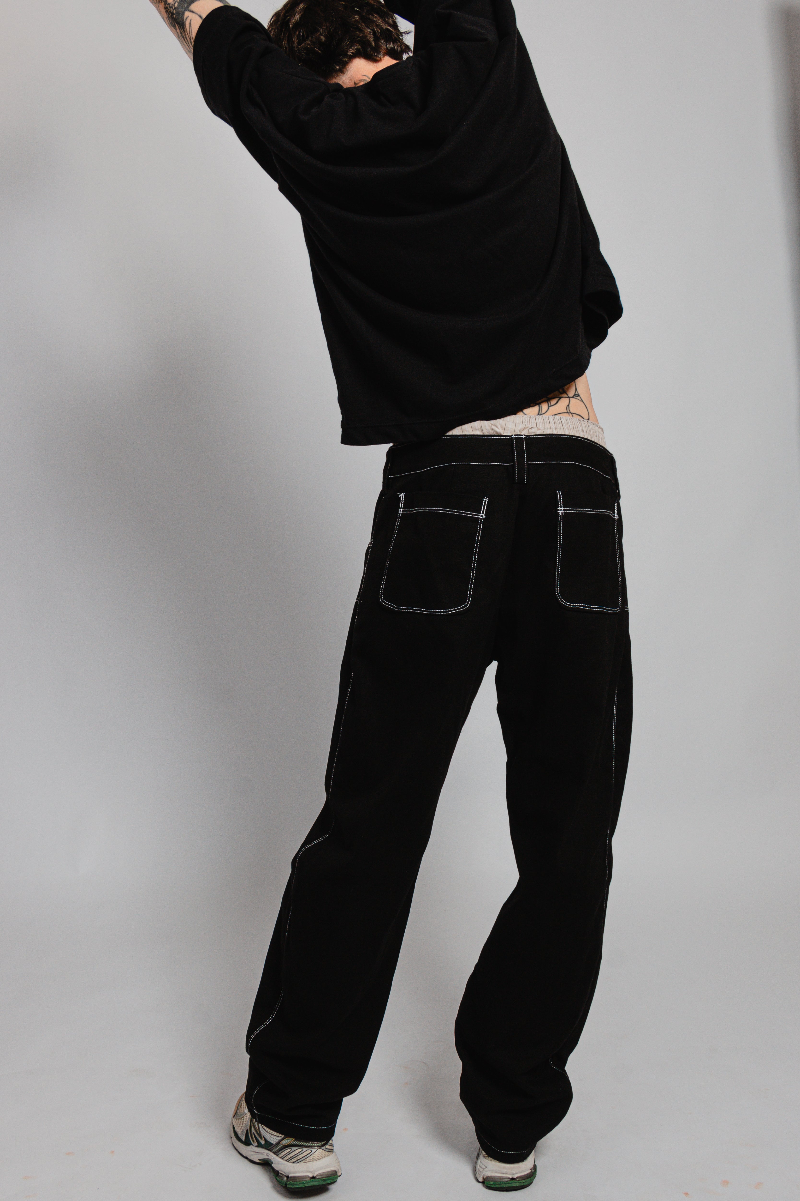 PANTALON NOIR SURPIQURES TAILLE BASSE